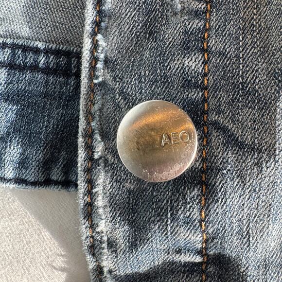 American Eagle Denim Jacket Size Medium Distressed Jean Jacket - Picture 11 of 13